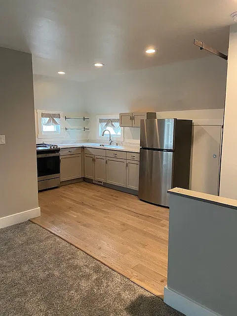 Kitchen, Hardwood Floor