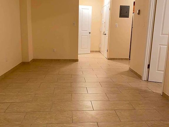 4th image of 20-72A Steinway St #2C