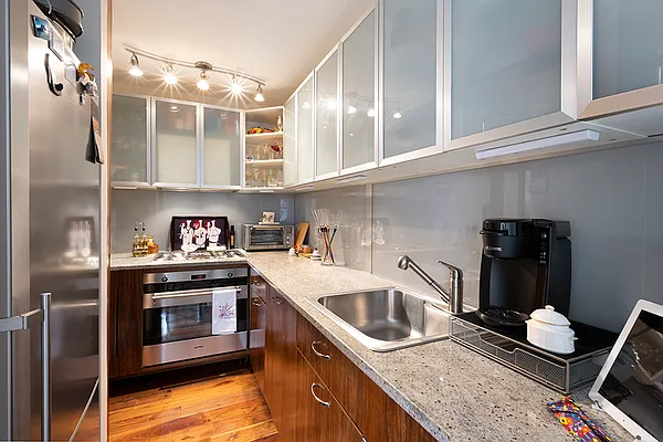 Sold by Berkshire Hathaway HomeServices New York Properties | media 5