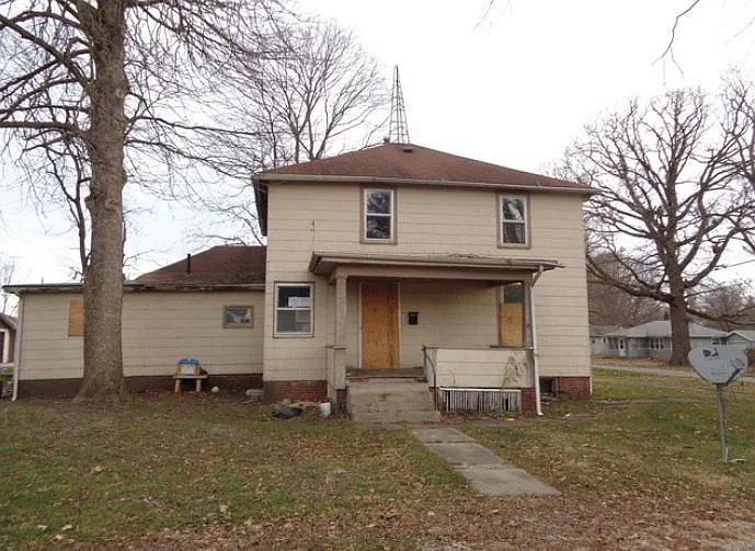 110 E Crittenden St photo 1