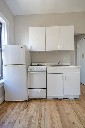 142 E 27th St #5B Photo 1