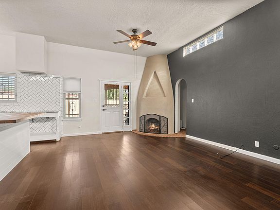5th image of 9820 Lona Ln NE