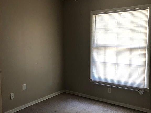 5th image of 2117 Westview Dr