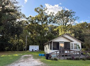 513 N Marchand Ave, Gonzales, LA 70737