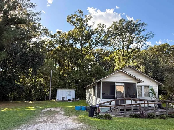 513 N Marchand Ave, Gonzales, LA 70737