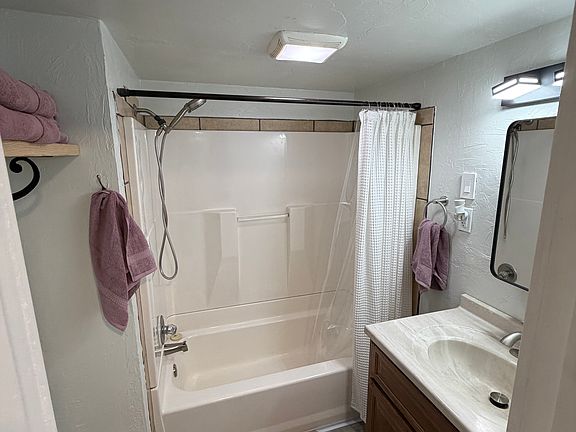 4th image of 541 E 22nd Ave #B