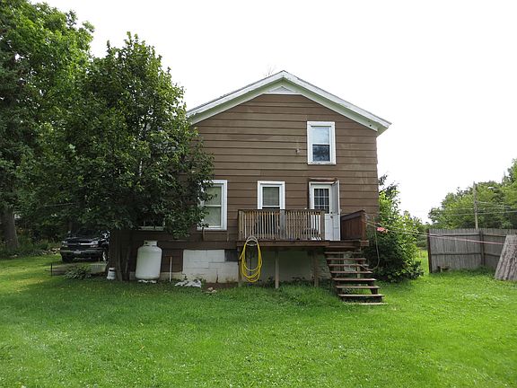 3rd image of 110 Morgan St