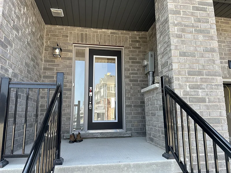 49 Gateway Dr. — Photo 2