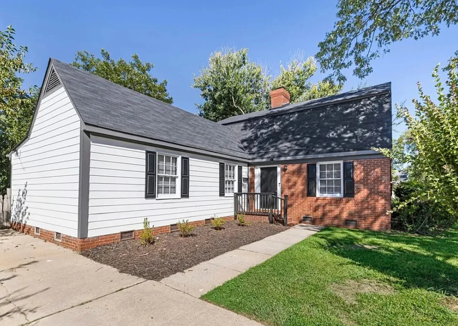 3909 Woodbriar Trl