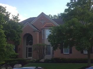 1989 Watson Cir, Rochester, MI 48306