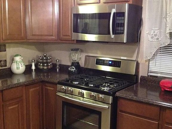 New Updated Kitchen *Stainless Appliances not included (white fridge included)