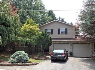 3530 Carter Rd, Bethlehem, PA 18020