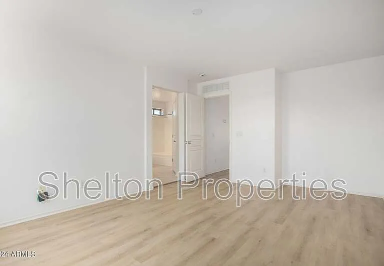 17229 W Caribbean Ln — Photo 25
