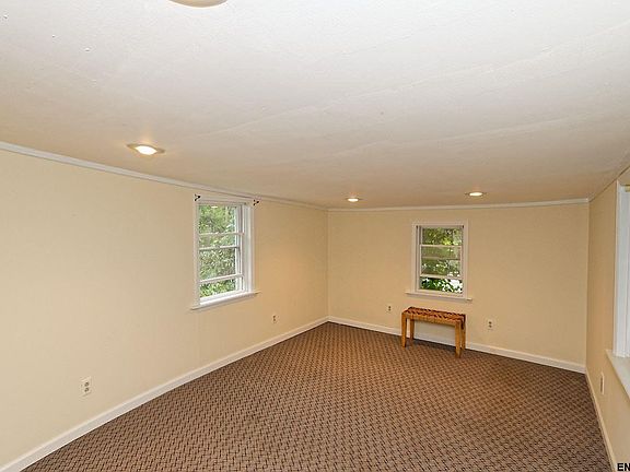 4th image of 12 Clinton Ave