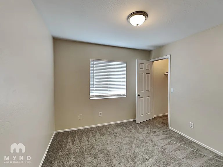 11821 W Cortez St — Photo 8