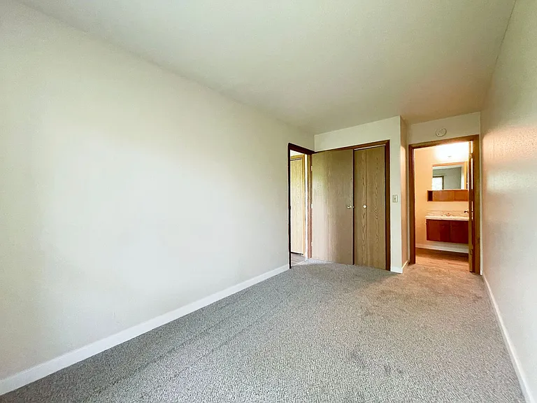 Terrace Heights — Photo 17