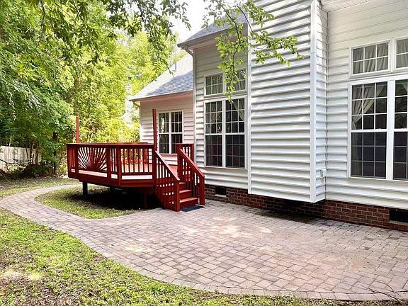 3rd image of 105 Adrians Pl