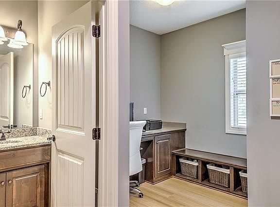 3rd image of 4227 NE Park Springs Ct