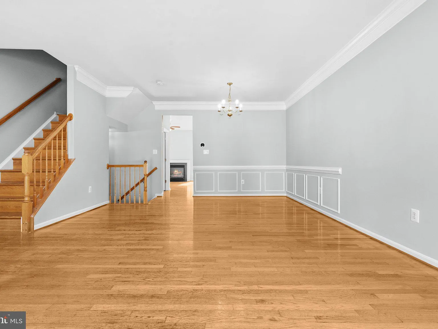 3 bed, 3.5 bath, 2318 sqft, $3,000 — Photo 4