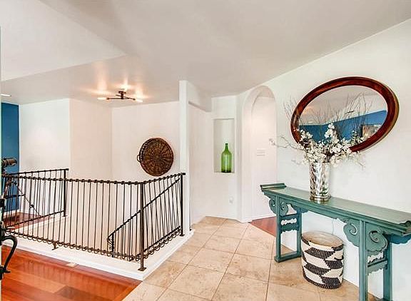 3rd image of 104 Kerry Ct