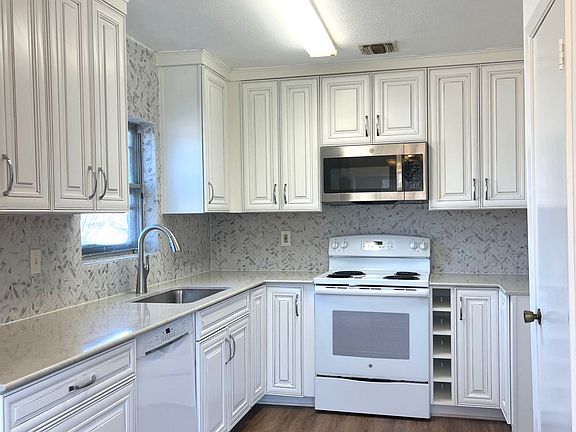 5th image of 4975 Grey Hawk St