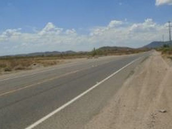 Exterior Neighborhood (street photo)