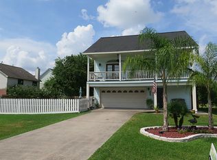 1426 Bayshore Dr, Kemah, TX 77565