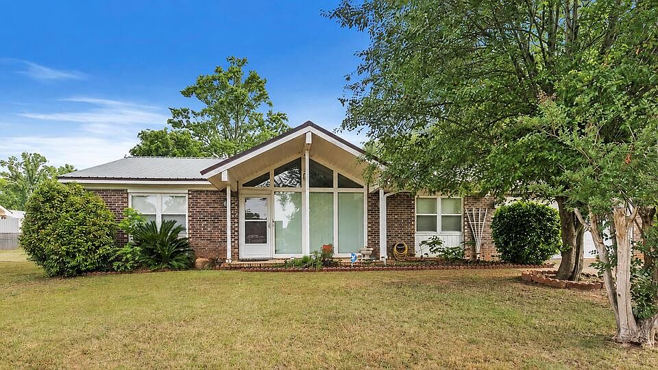 1st image of 619 Chapelwood Dr