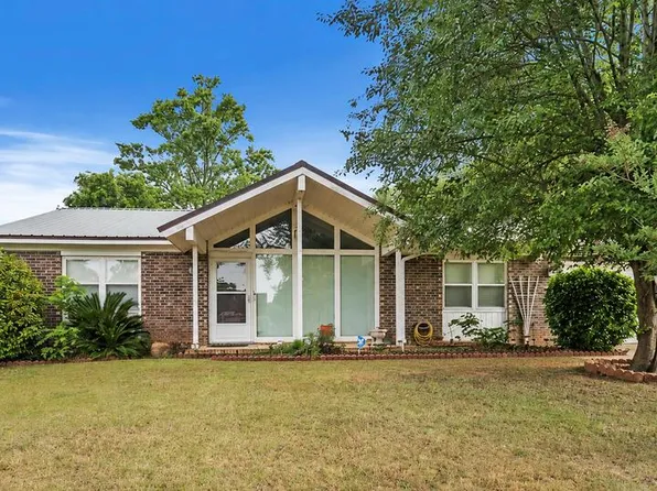 619 Chapelwood Dr, Dothan, AL 36305