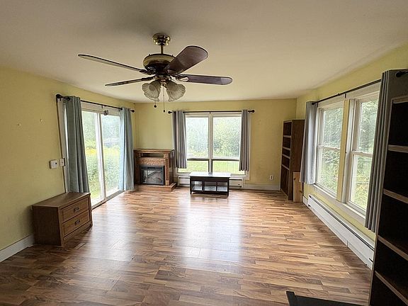 3rd image of 1691 GREENFIELD AVENUE