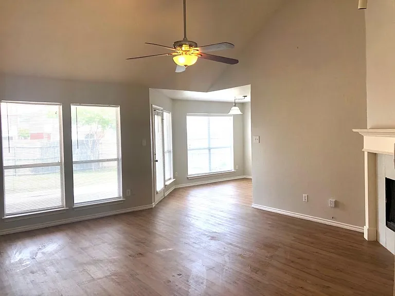 5617 Wellston Dr — Photo 6