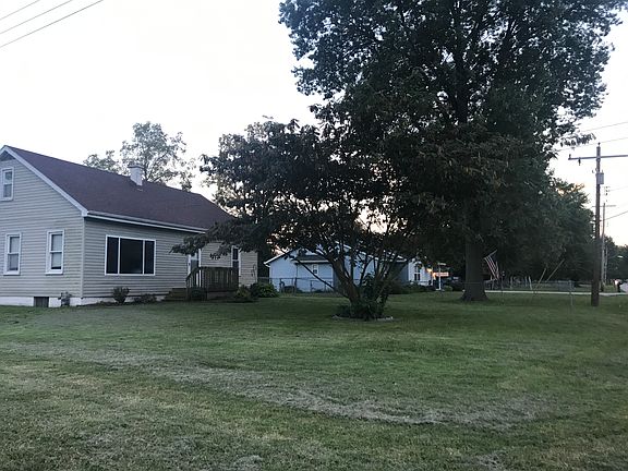 2nd image of 4160 Lake Dr