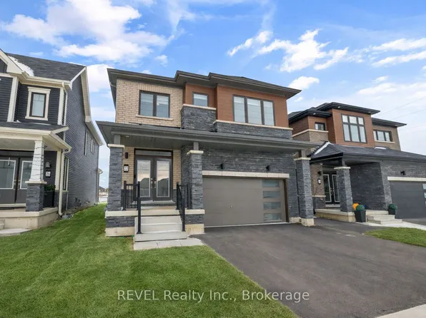 22 Peach St, Thorold, ON L2V 0K1