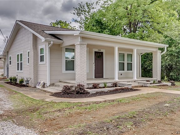 2nd image of 2420 39th St