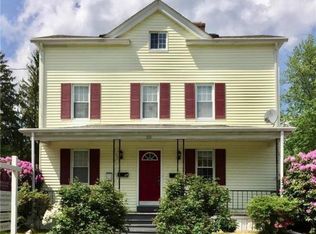 100 Meadowbrook Rd, West Hartford, CT 06107