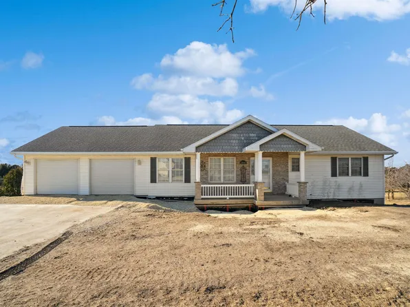 1951 162nd Ave, Manchester, IA 52057