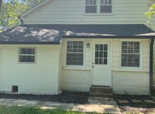 374 College St N #B, Mc Ewen, TN 37101
