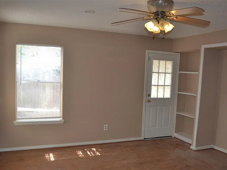 4203 Field Meadow Dr — Photo 5