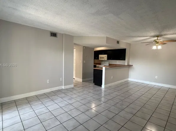 8520 SW 212th St APT 301, Cutler Bay, FL 33189