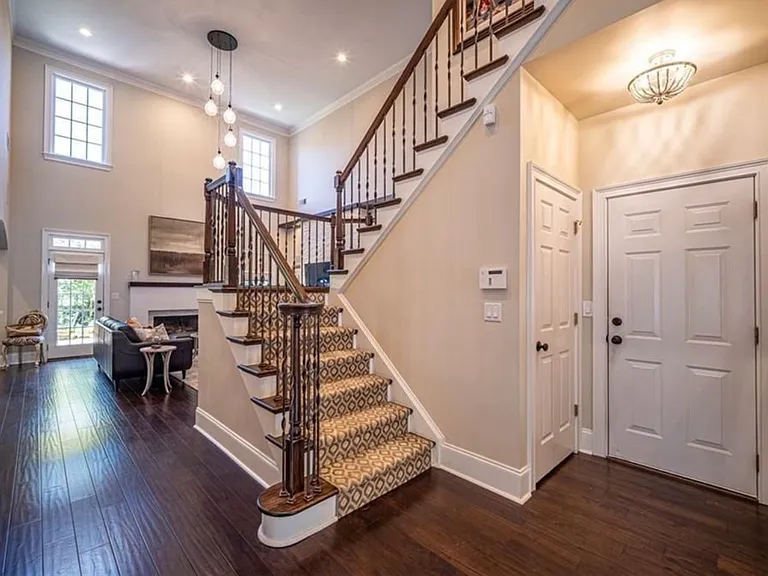 415 Wembley Cir — Photo 8