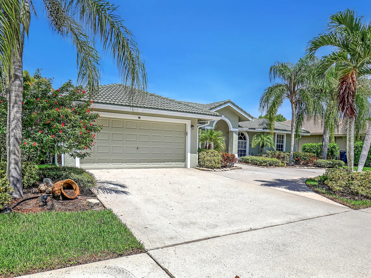 3 bed, 2.0 bath, 1752 sqft, $4,500 — Photo 3