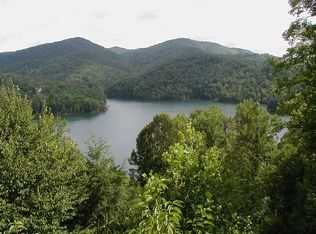 935 Nantahala Shrs, Topton, NC 28781