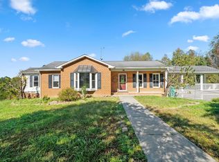 190 Buddys Ln, Phenix, VA 23959