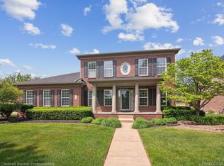 49594 Courtyard Ln, Canton, MI 48188