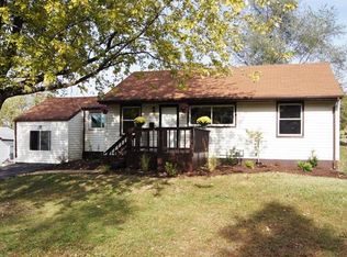 101 Cameron Rd, Saint Louis, MO 63137