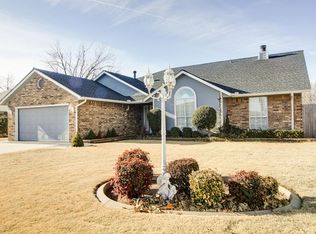 9924 Sudbury Rd, Yukon, OK 73099