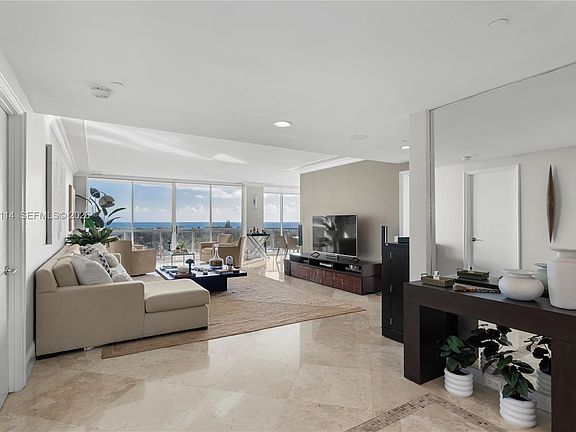 4th image of 3802 NE 207th St APT 1001