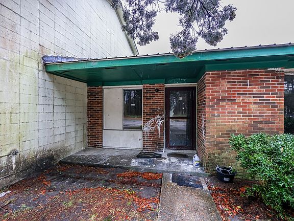 3rd image of 611 DeKalb St. #611