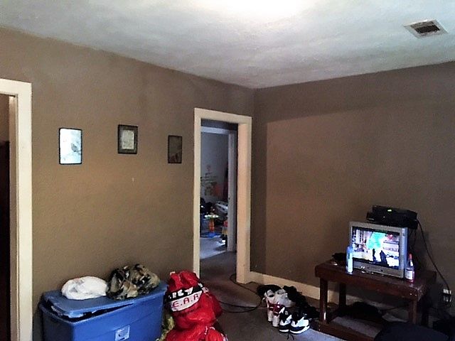 2nd image of 417 Rockdale Dr