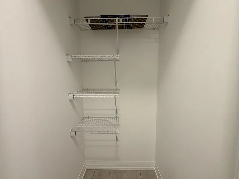 400 King St W #812 — Photo 11